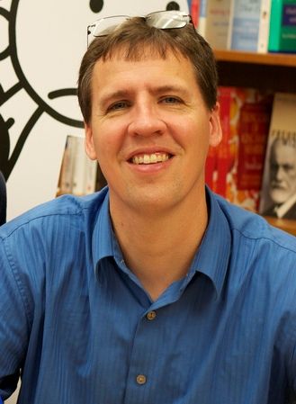 jeff_kinney_book_signing_november_2011_1.jpg